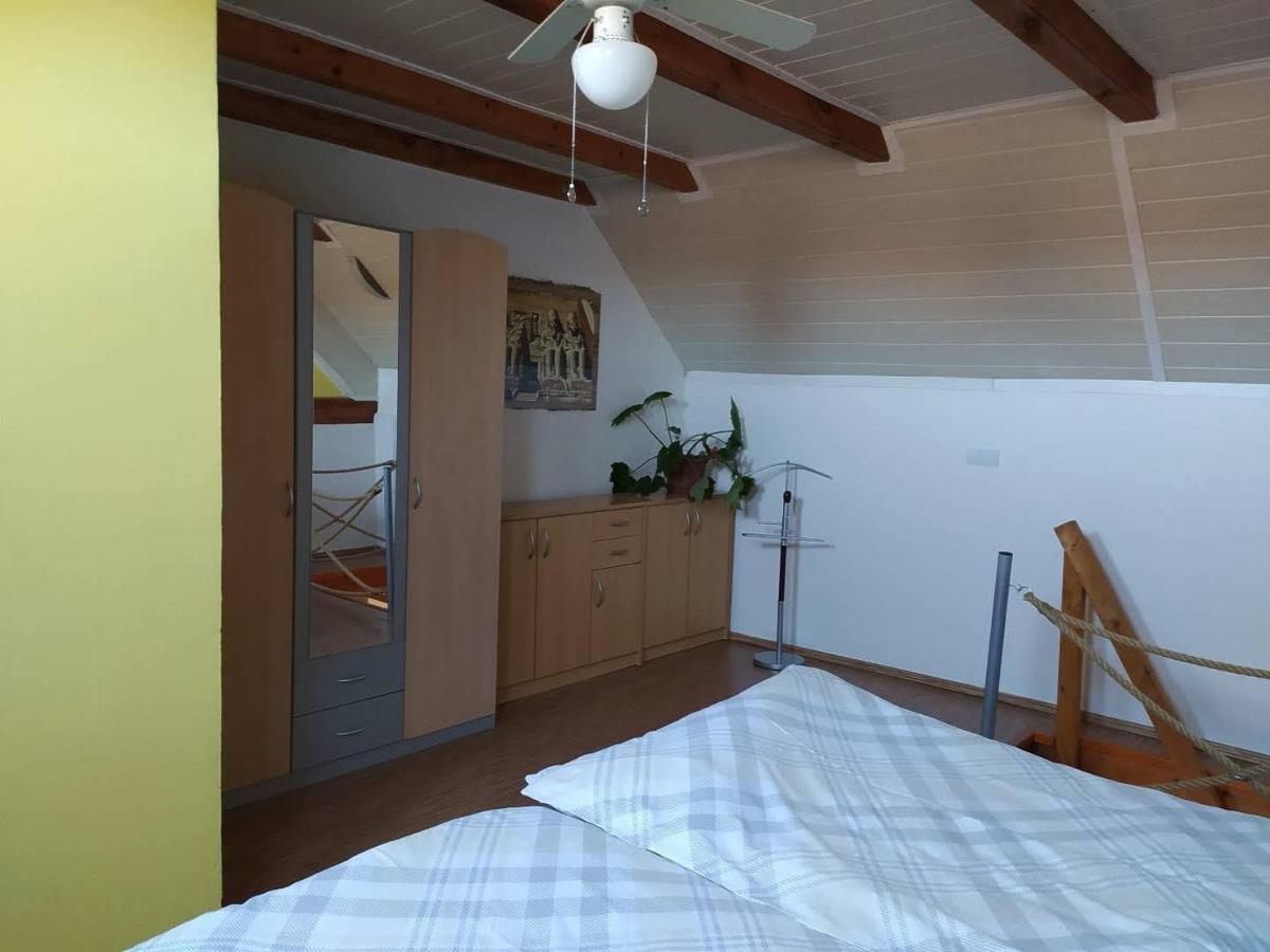 Apartman Na Statku Apartment Klec Bagian luar foto