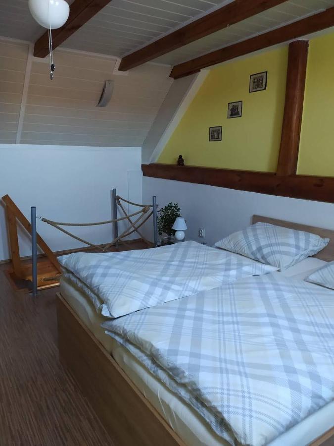 Apartman Na Statku Apartment Klec Bagian luar foto